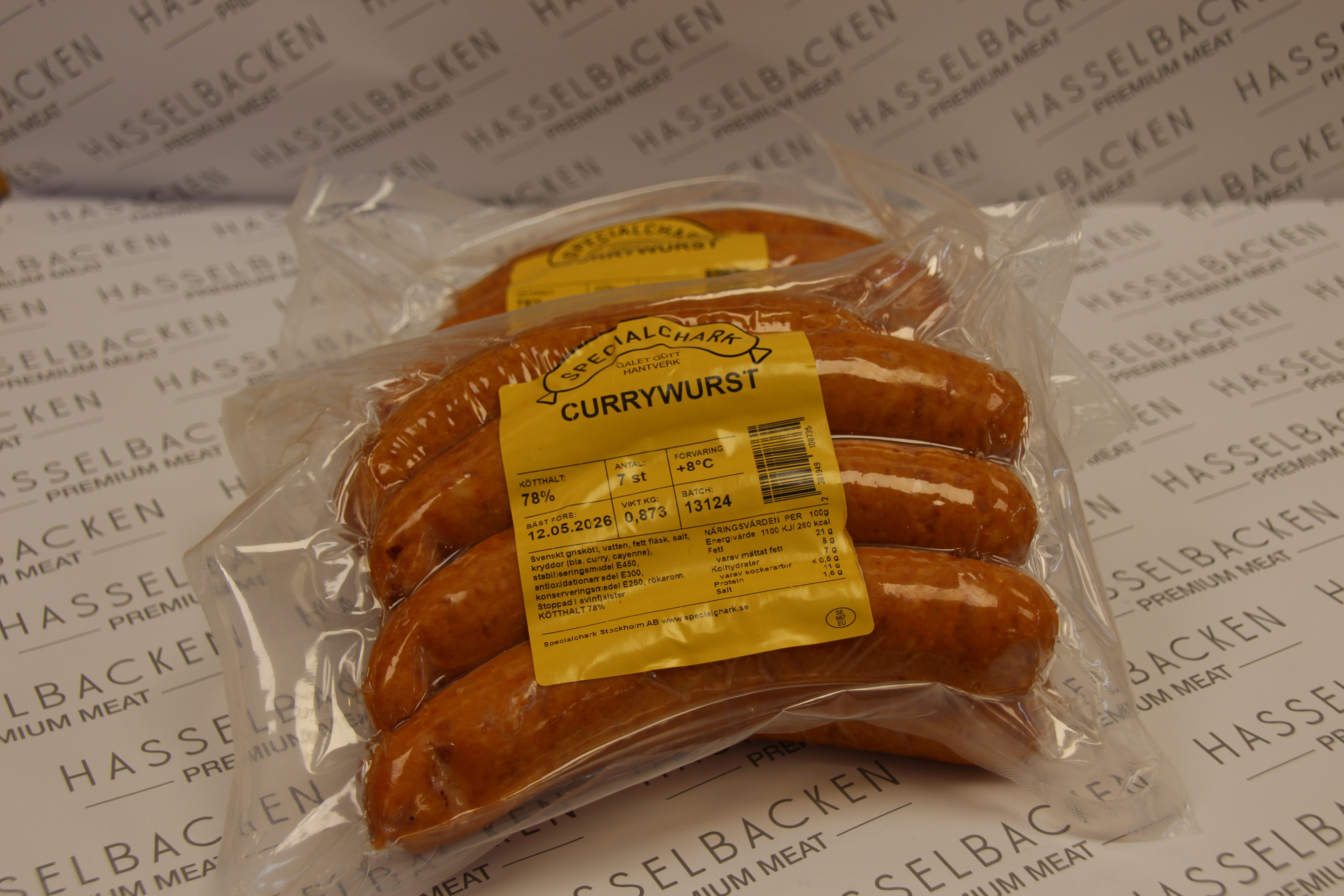 Curry Wurst 4-pack (640 g) hos Hasselbacken Kött & Chark i Stora Saluhallen, Göteborg